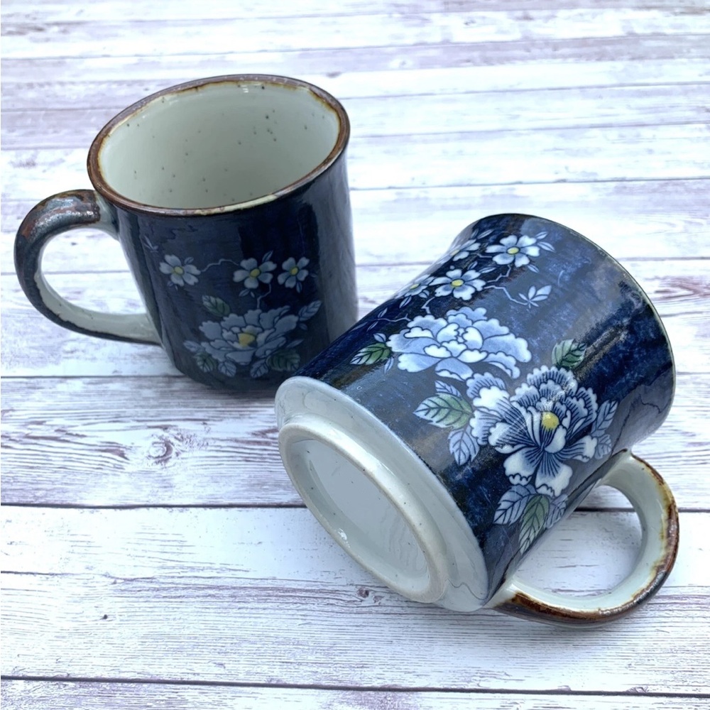 Pair Of Vintage Floral Mugs Cobalt Blue Floral Design With Brown Handle / Rim